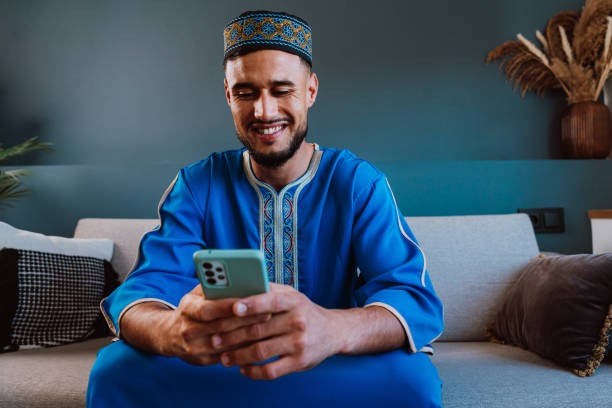 The Art of Dressing: Why the Moroccan Thobe is a Wardrobe Essential