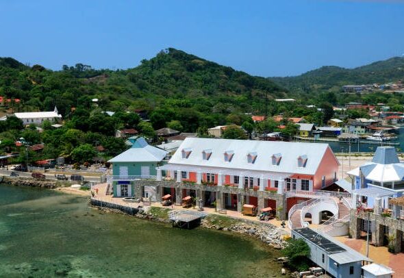 What Are the Best Hotels in Roatan for Every Budget?